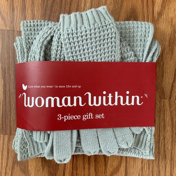 Woman Within Accessories - Woman Within 3 piece gift set hat gloves scarf
